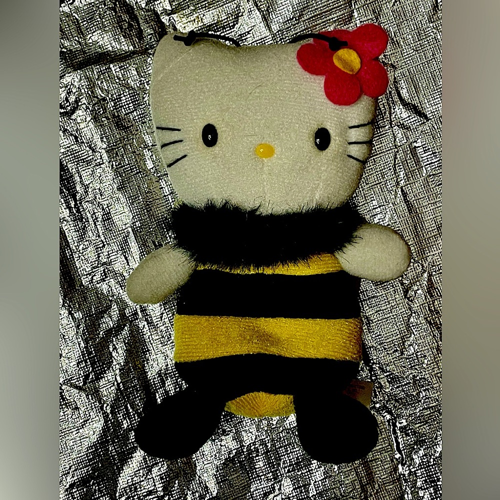 NWT, Y2K, Hello Kitty Bumblebee original by Sanrio, beanbag plush friend